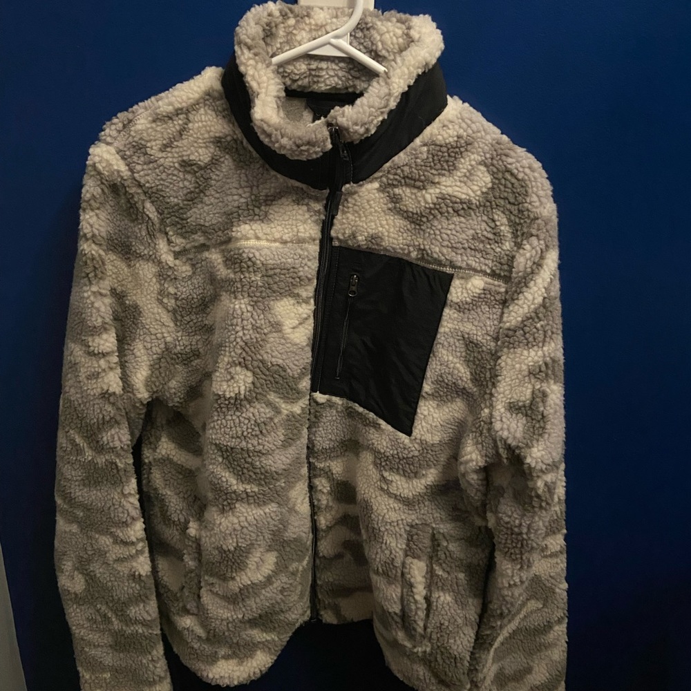 Walmart Zip-Up Hoodie Size Large